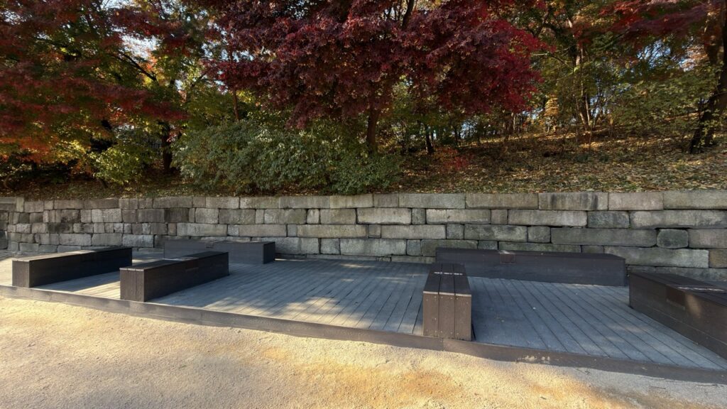 #1414 – Stone wall at Changdeokgung Palace, Seoul, South Korea