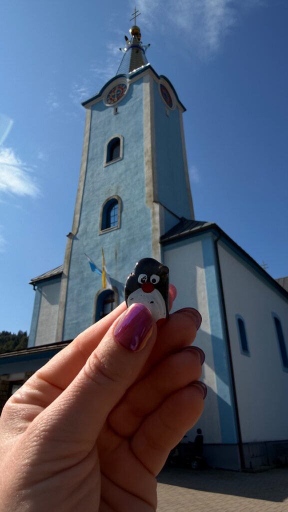Hand-painted penguin stone #951 hidden at Blue Church, Oščadnica, Slovakia (photo 4 of 5)