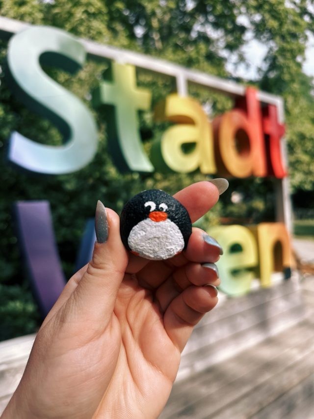Hand-painted penguin stone #194 hidden at Schonbrunn Palace, Vienna, Austria (photo 4 of 5)