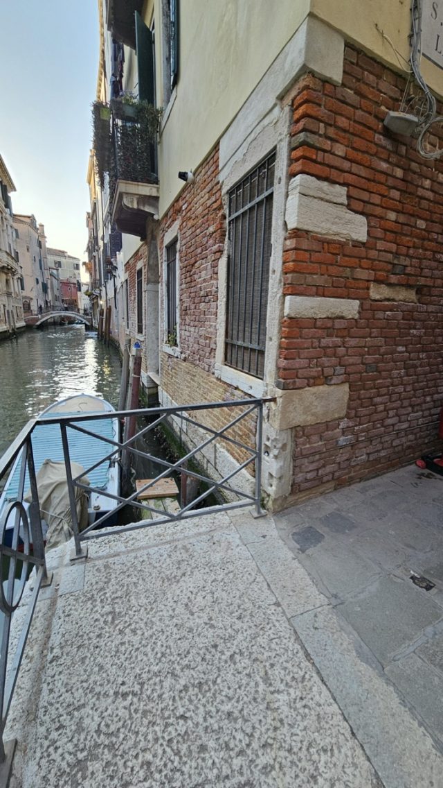 Hand-painted penguin stone #101 hidden at Close to Palazzo Tetta, Venice, Italy (photo 5 of 5)