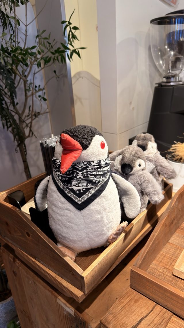 Hand-painted penguin stone #719 hidden at Grey Penguin Coffee, Seoul, South Korea (photo 2 of 5)