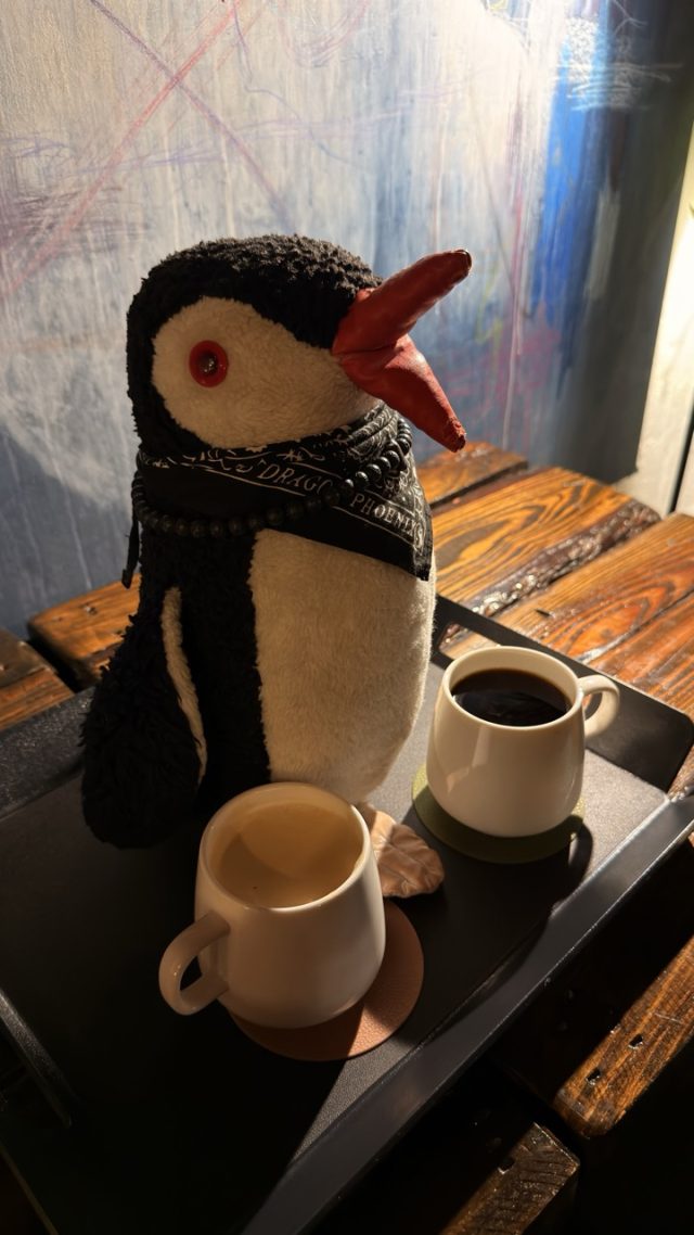 Hand-painted penguin stone #748 hidden at Penguin Amateur Company Cafe, Seoul, South Korea (photo 3 of 5)