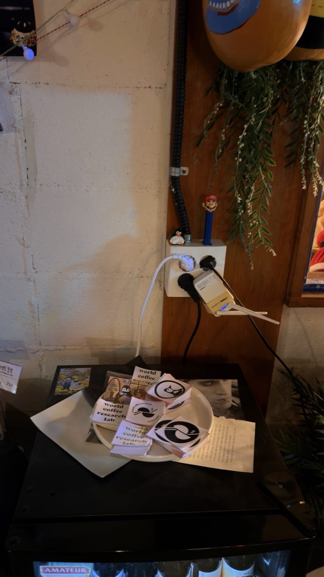 Hand-painted penguin stone #748 hidden at Penguin Amateur Company Cafe, Seoul, South Korea (photo 5 of 5)