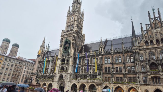Hand-painted penguin stone #840 hidden at Marienplatz, Munich, Germany (photo 5 of 5)