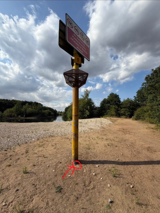 Ručne maľovaný tučniakový kameň č. 1289 ukrytý na mieste Ashby Ville Nature Reserve, Ashby, Spojené kráľovstvo (fotka 4 z 5)