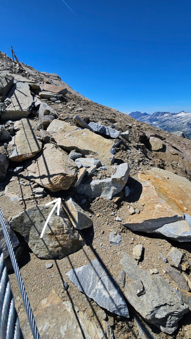 Hand-painted penguin stone #744 hidden at Glacier, Kitzsteinhorn, Austria (photo 4 of 5)