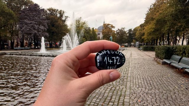 Hand-painted penguin stone #1472 hidden at Rainbow Square Tree Hole, Oslo, Norway (photo 3 of 5)
