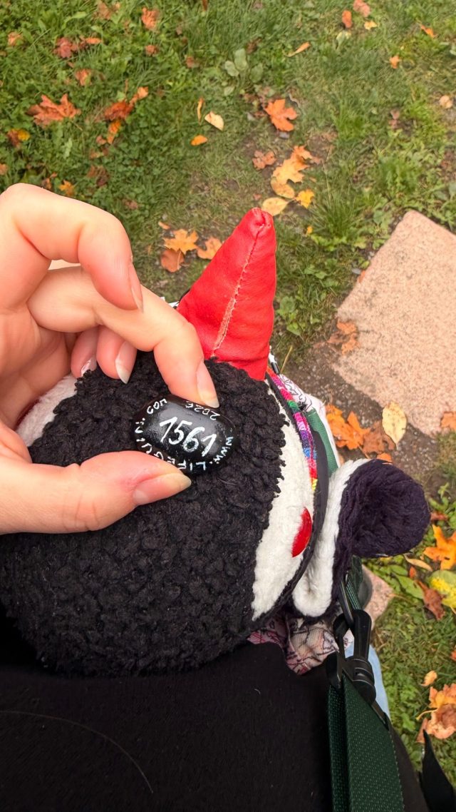 Hand-painted penguin stone #1561 hidden at Tree next to Karlsborg Spiseforretnong, Oslo, Norway (photo 3 of 5)