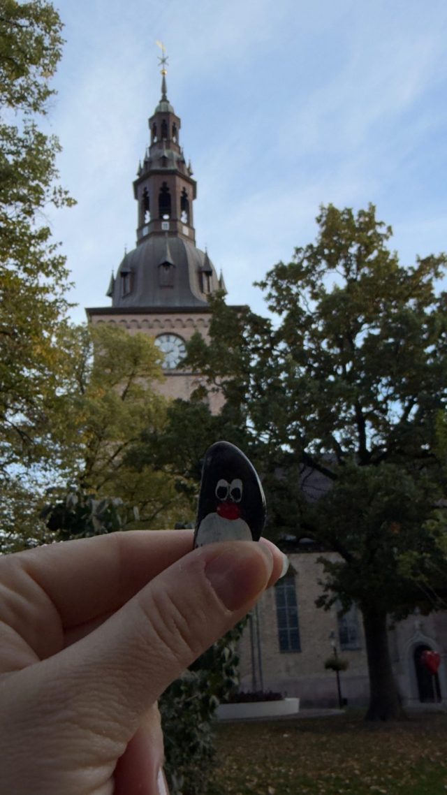 Hand-painted penguin stone #2174 hidden at Oslo Cathedral, Oslo, Norway (photo 4 of 5)