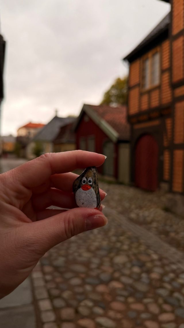 Hand-painted penguin stone #751 hidden at Old Pharmacy, Oslo, Norway (photo 2 of 5)