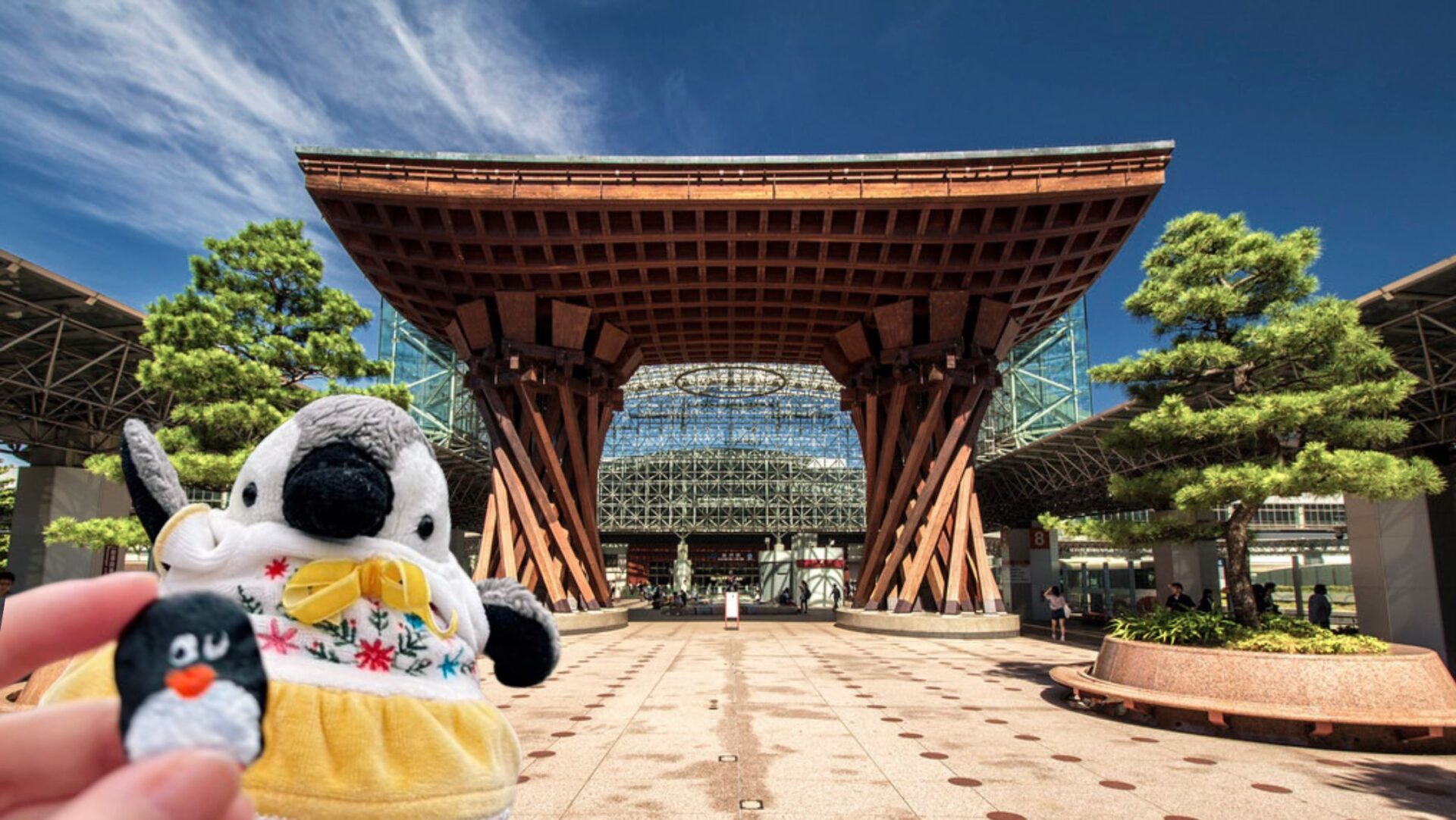 Hand-painted penguin stone #335 hidden at Tsuzumi-mon Gate, Kanazawa, Japan (photo 1 of 5)