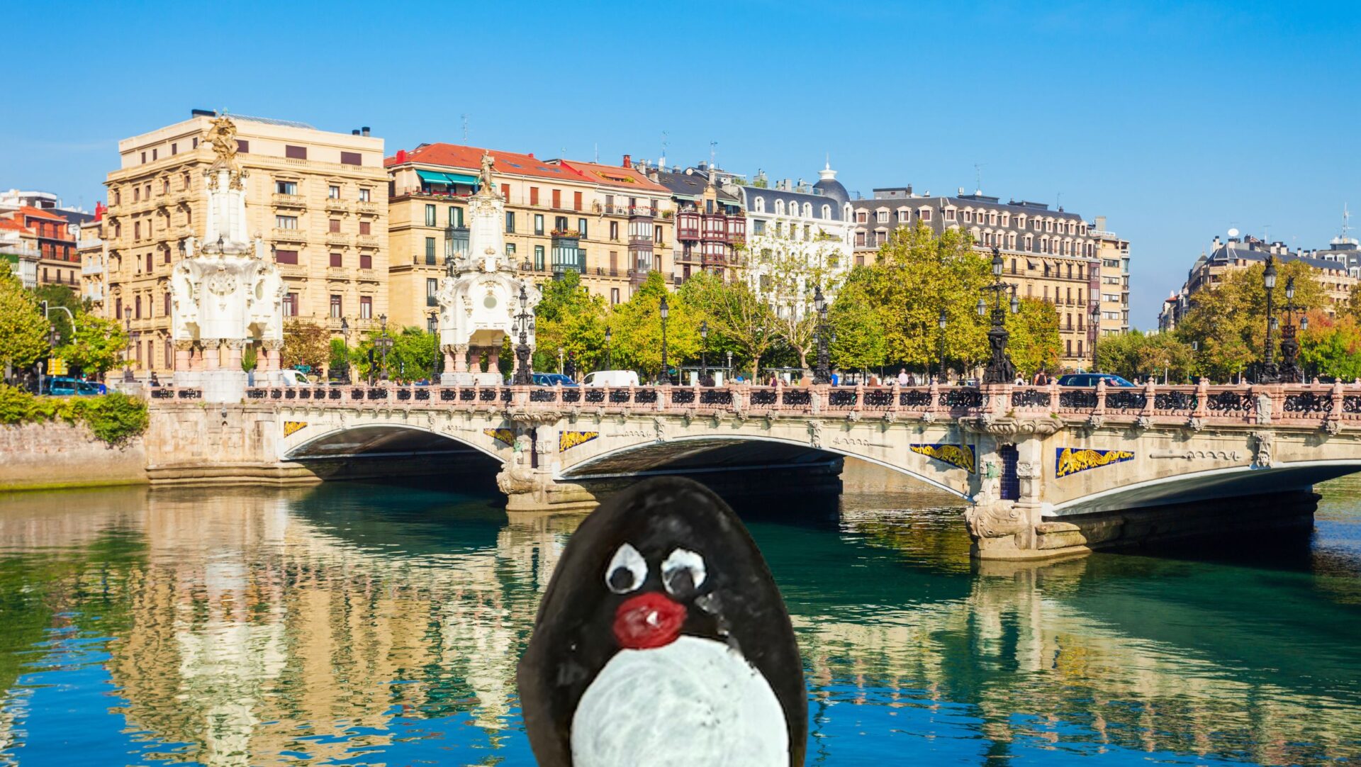 Hand-painted penguin stone #458 hidden at Maria Kristina Zubia, San Sebastian, Spain (photo 1 of 5)